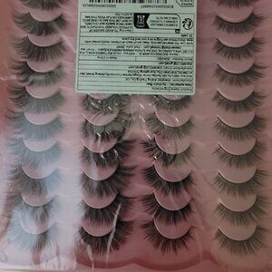 20 Pairs of Eyelashes